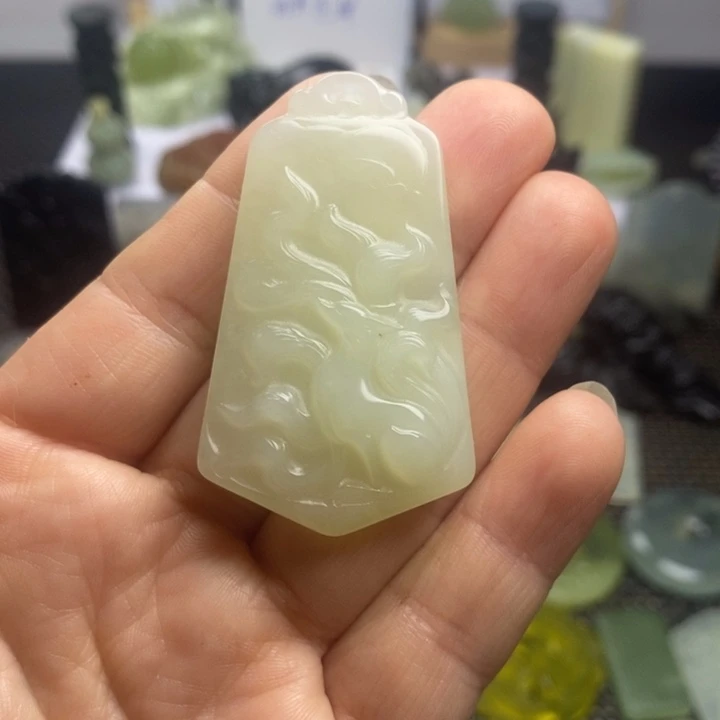 合金蛇纹石玉颈饰