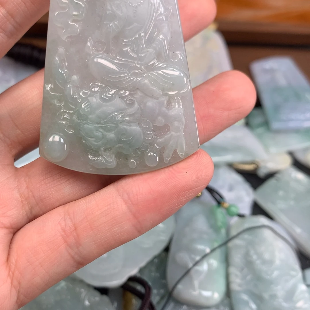 翡翠未镶嵌颈饰福利