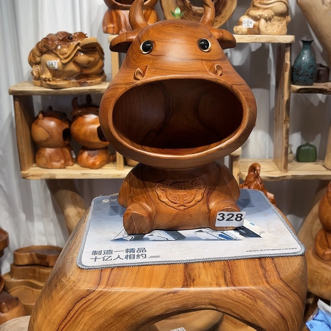 香樟木根雕凳子一物一拍编号328长23宽21高33