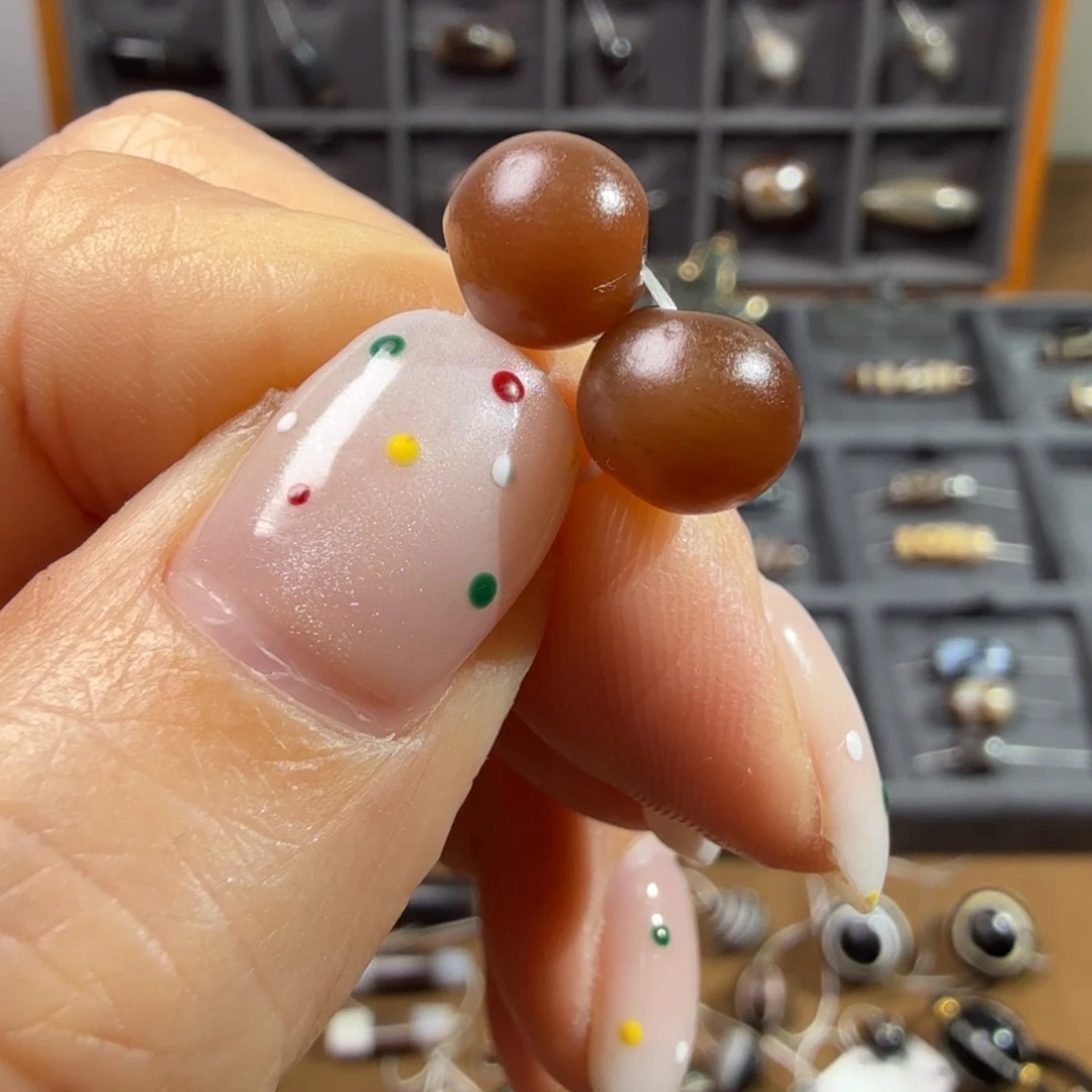 石英质玉未镶嵌糖球一对