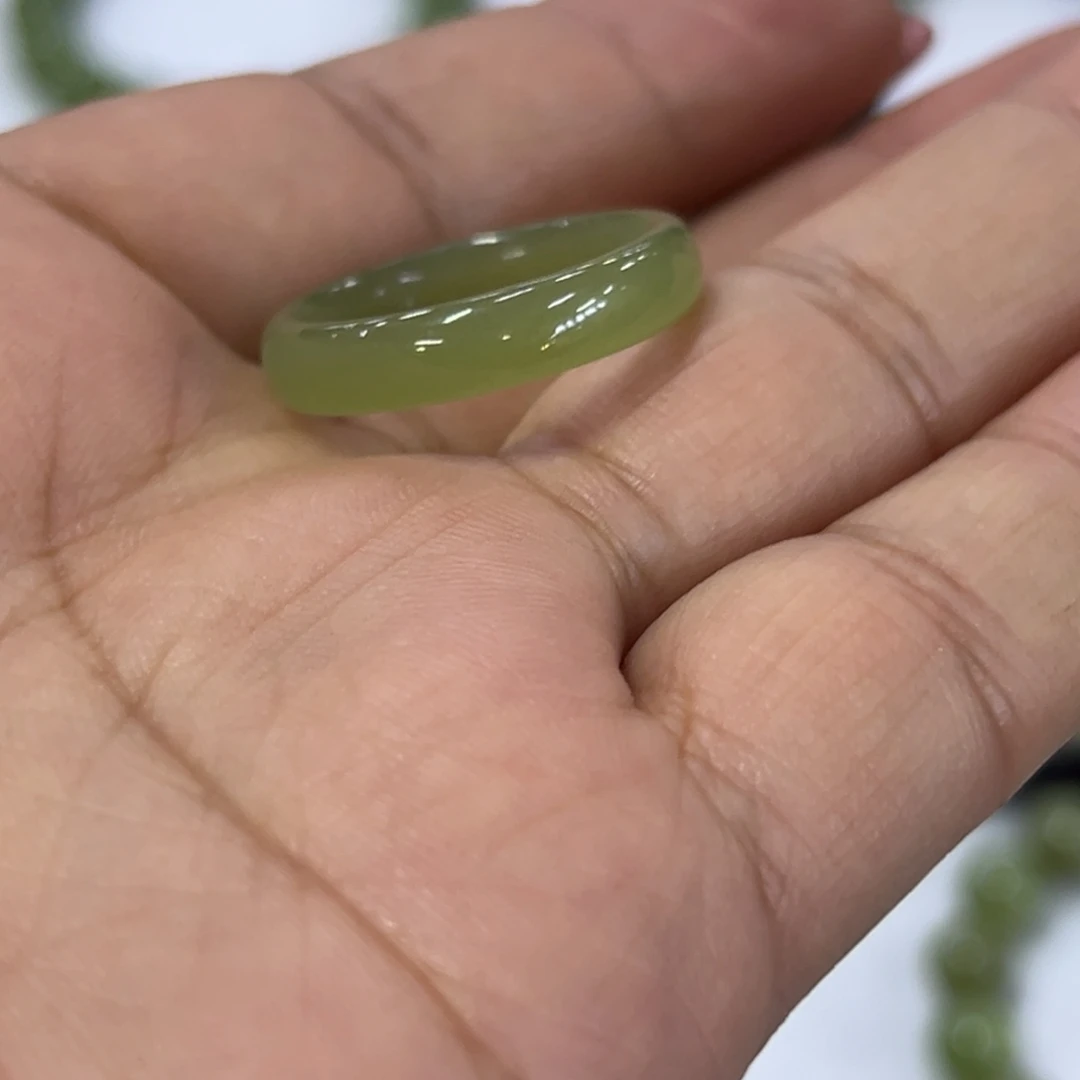 停***間岫岩老玉（透闪石质玉）未镶嵌颈饰