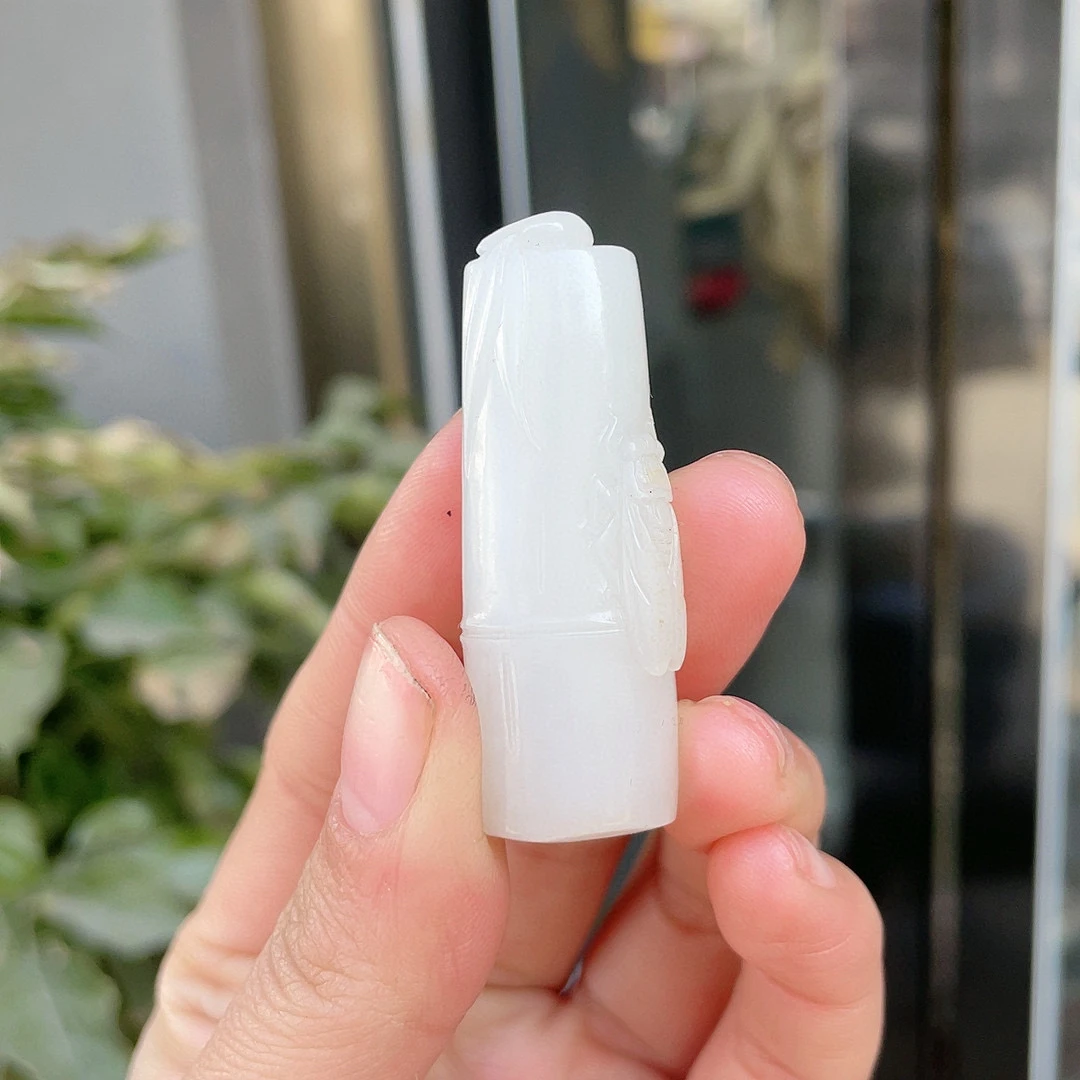 267800玉美人小程和田玉山料白玉一鸣惊人挂件