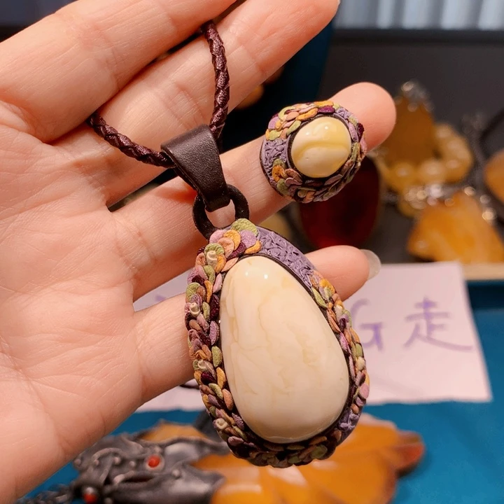 琥珀颈饰未镶嵌波兰设计款琥珀蜜蜡