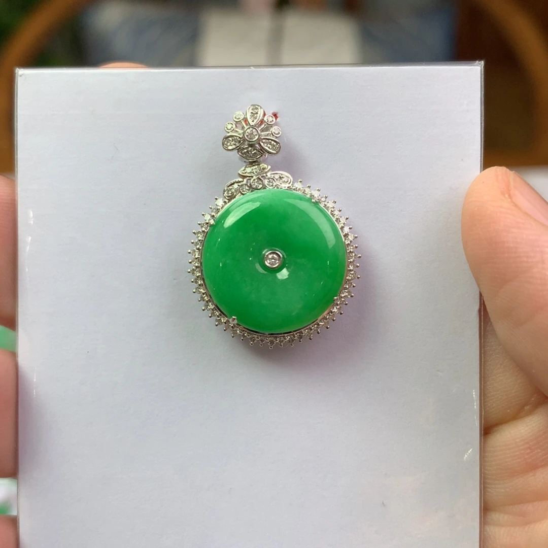 翡翠18K金镶嵌颈饰翡翠首饰