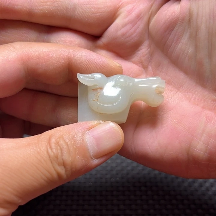 和田玉（糖玉）未镶嵌摆件