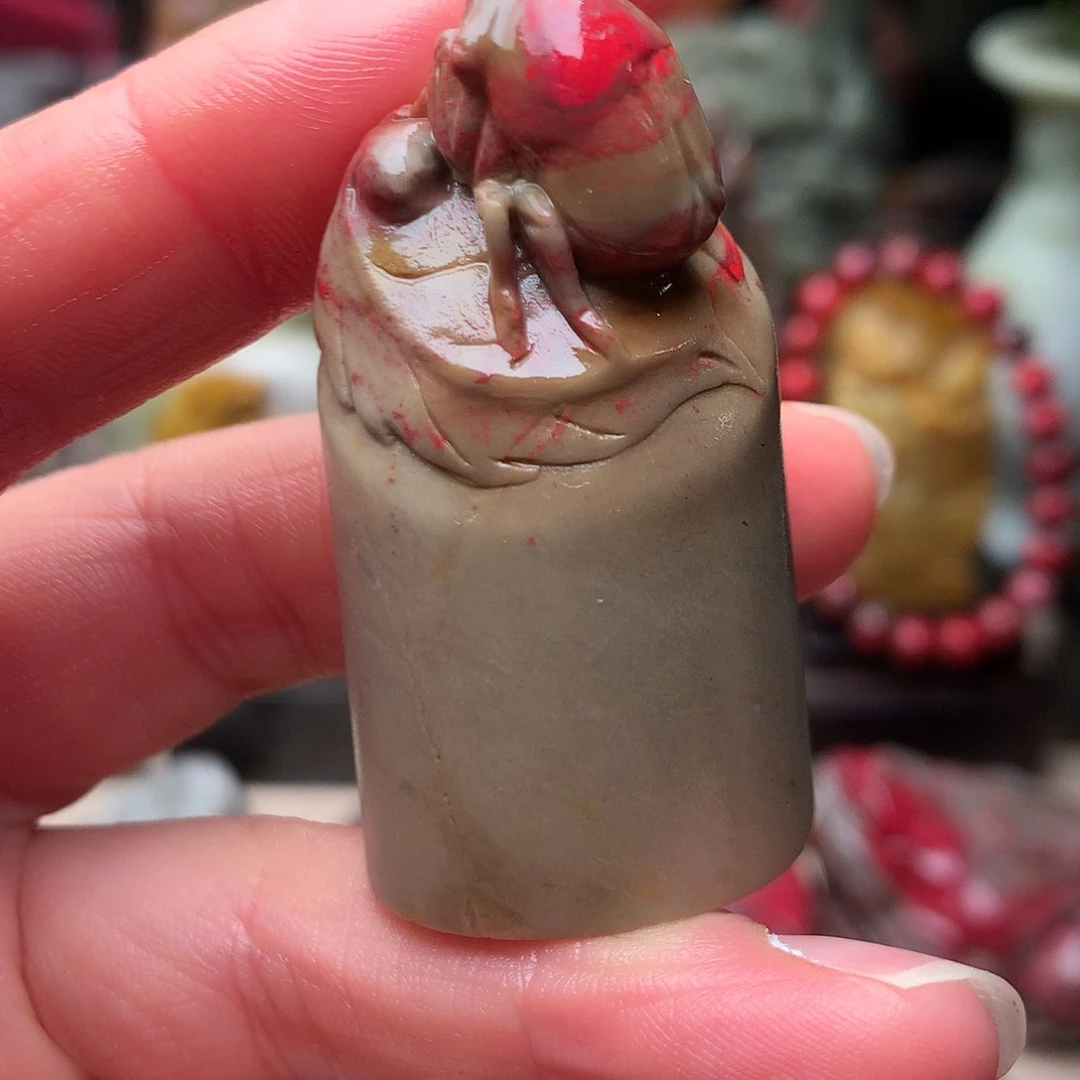 昌化石鸡血石随形章