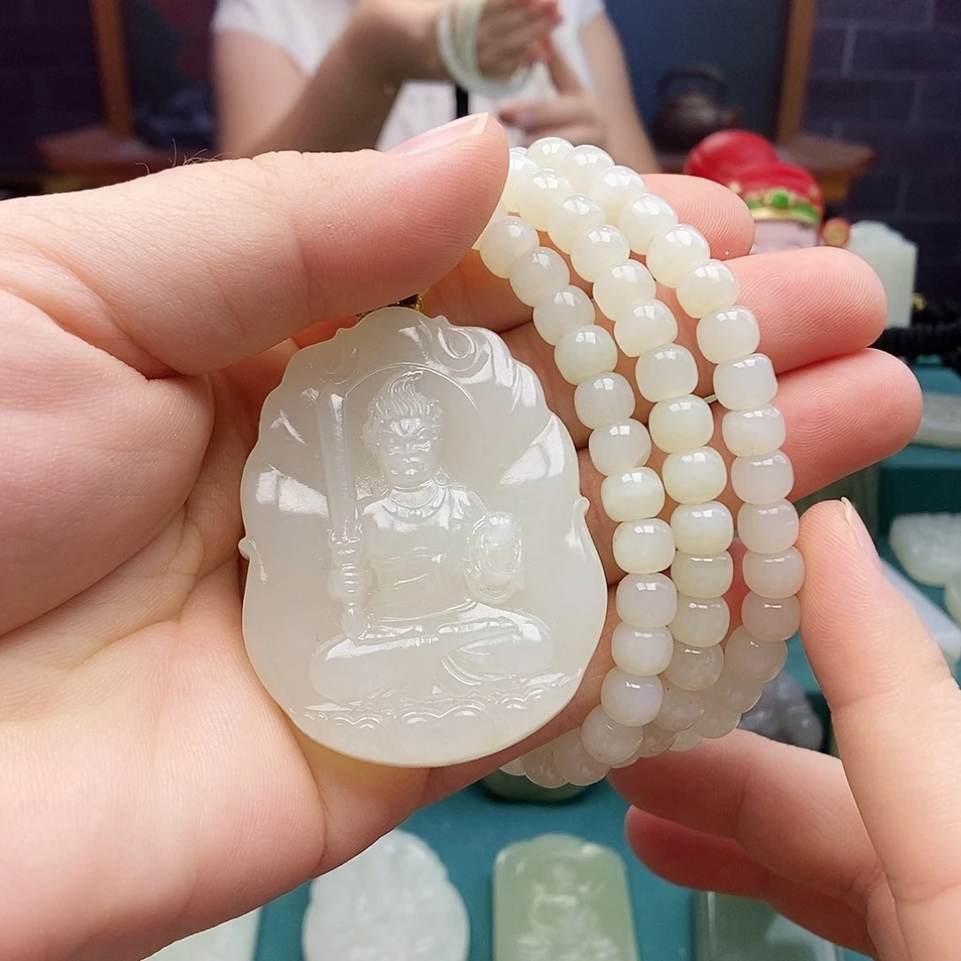 储***楚颈饰未镶嵌和田玉