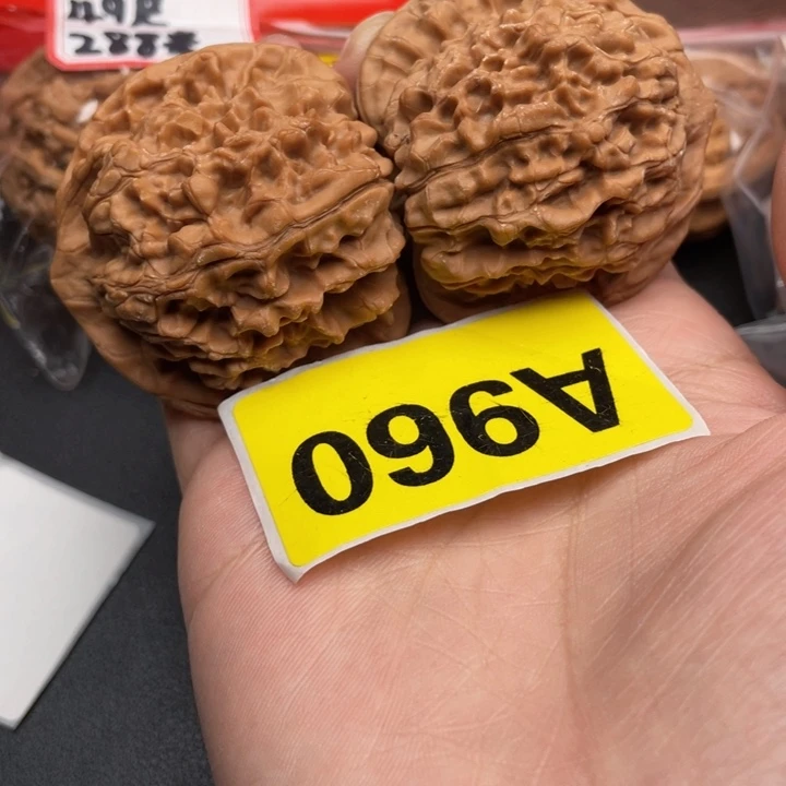 文玩核桃吊坠核桃