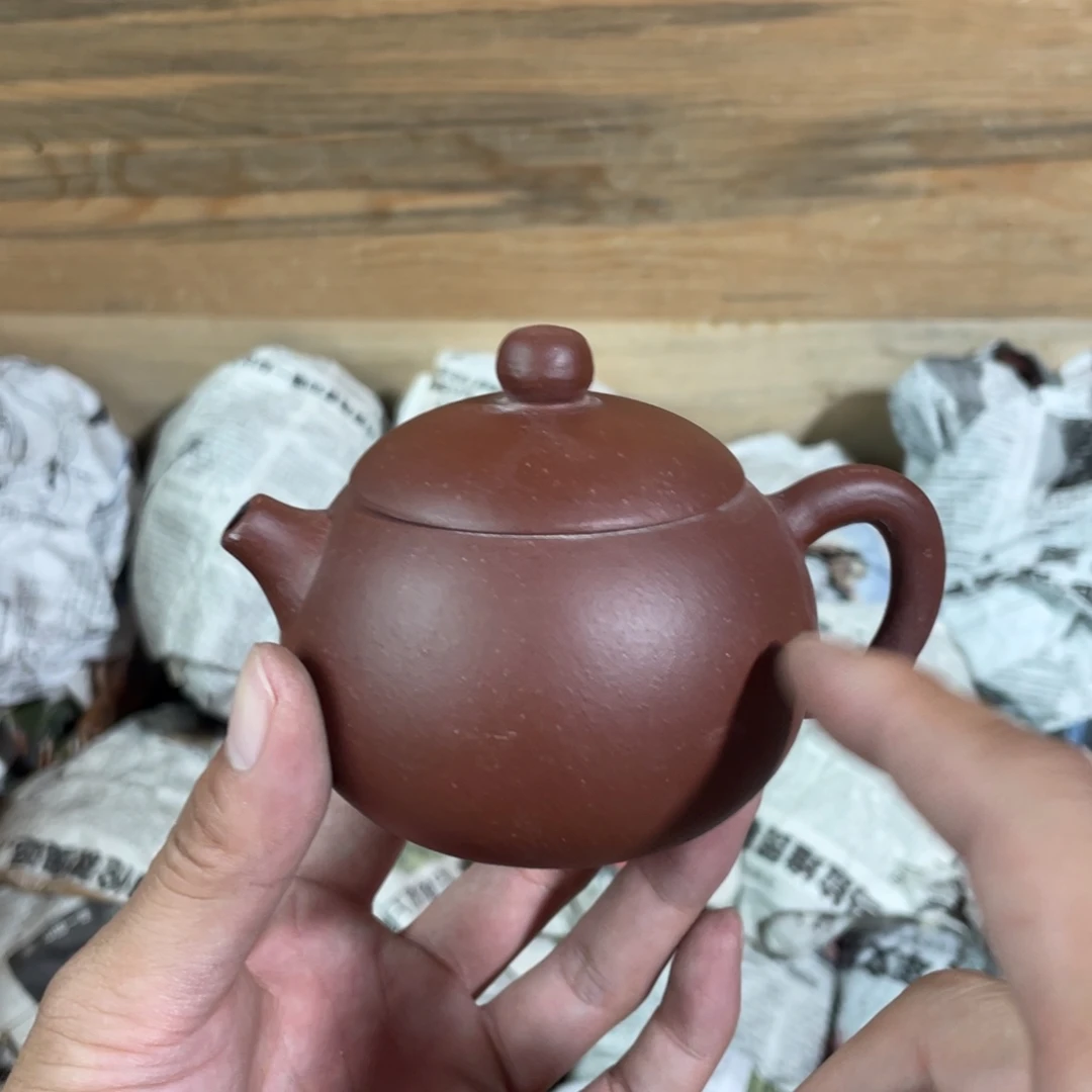 茶壶紫砂老厂紫砂壶一件。