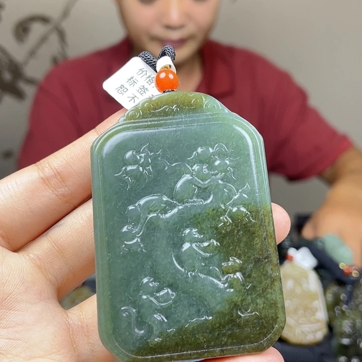 岁***3和田玉未镶嵌颈饰