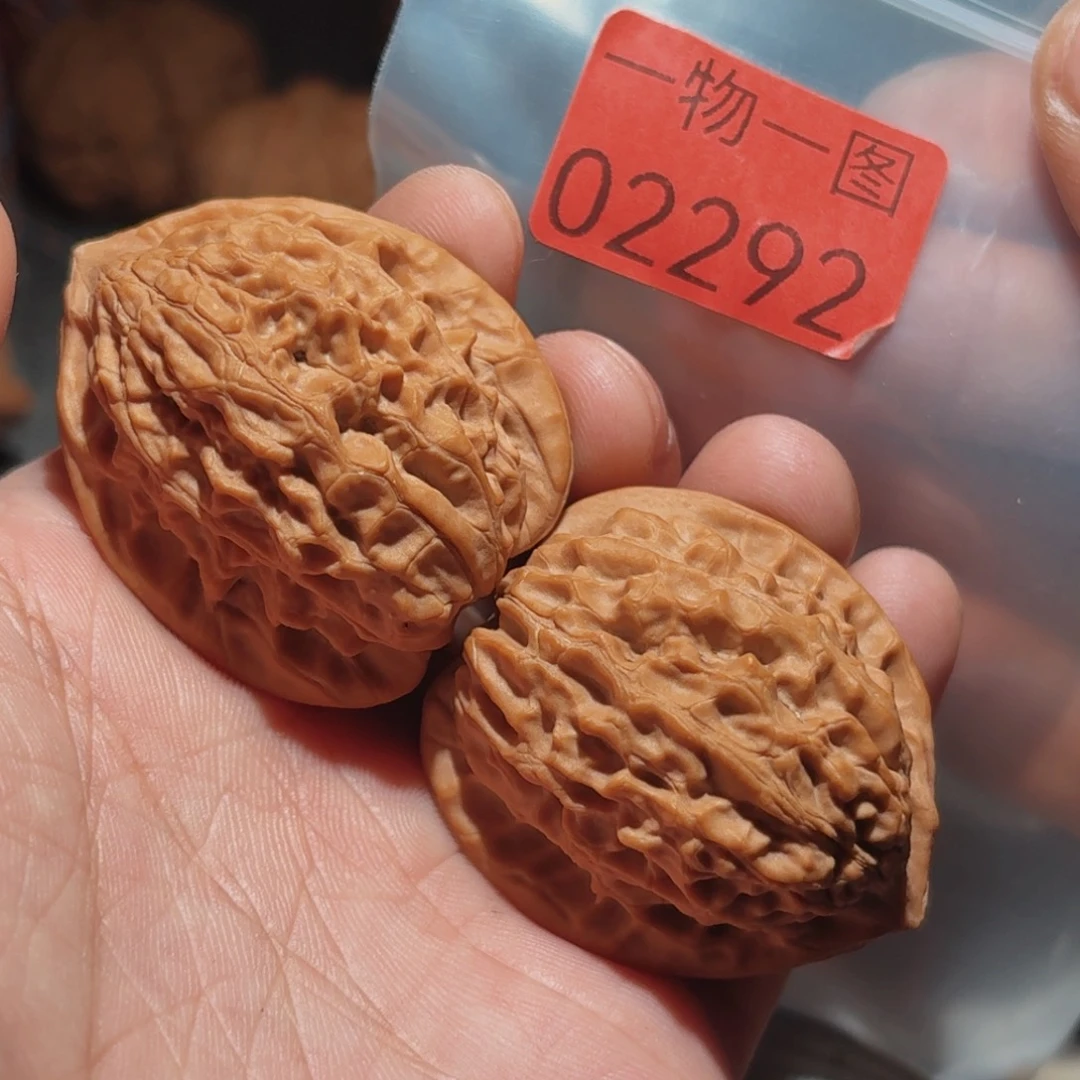 文玩核桃把件金牛