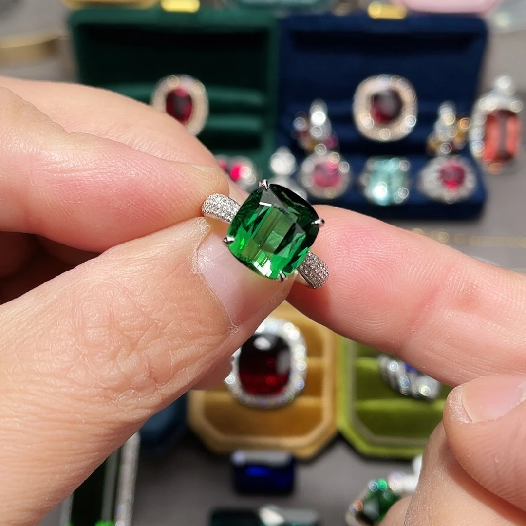 戒指18K金镶嵌碧玺5.51ct