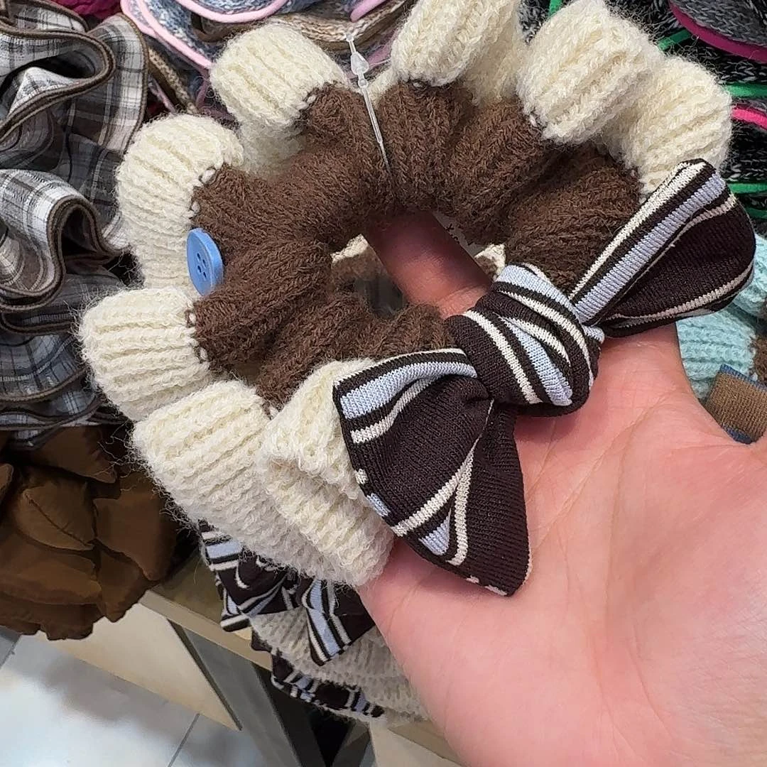 非金属棕色蝴蝶结