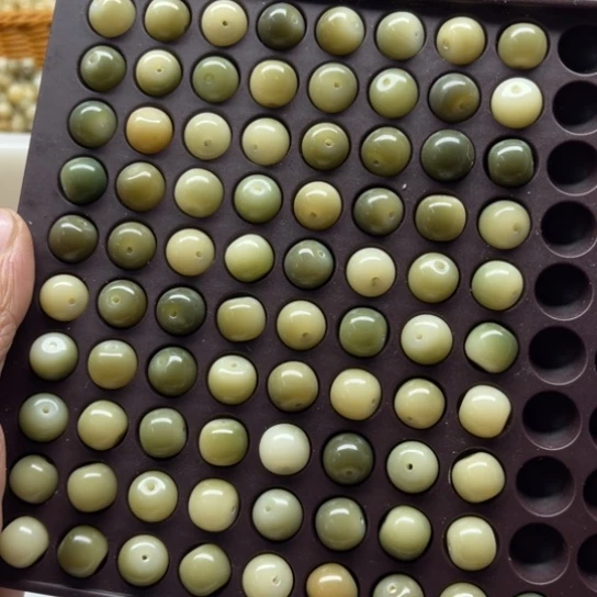 吊坠白玉菩提瑕疵12-10青提胖苹果81颗