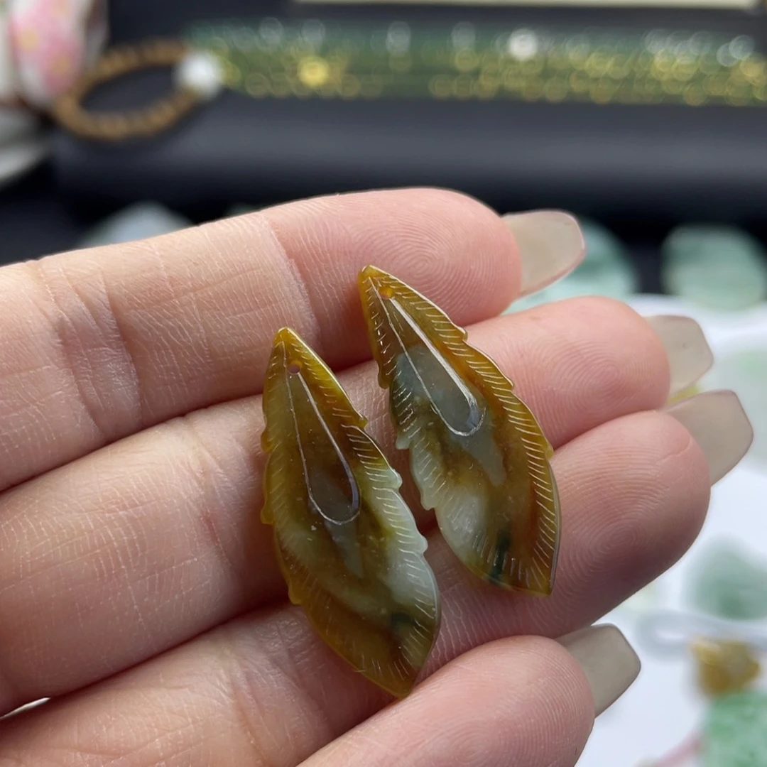 颈饰未镶嵌翡翠吊坠