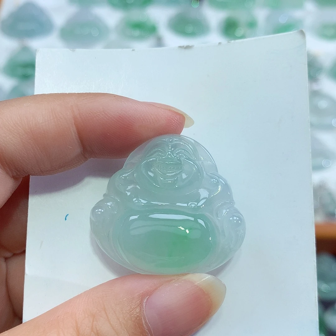 翡翠未镶嵌颈饰佛