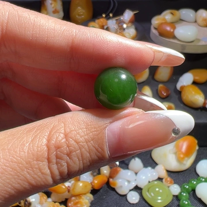 揽***月和田玉（碧玉）未镶嵌戒指