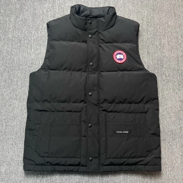 99新 CANADA GOOSE Canada Goose 黑色羽绒马甲/L码/存放/12314