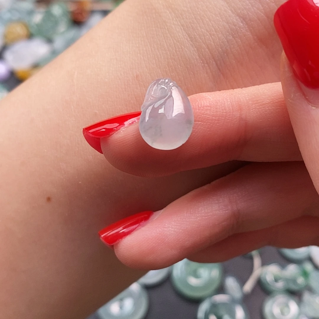 翡翠未镶嵌颈饰钱袋子