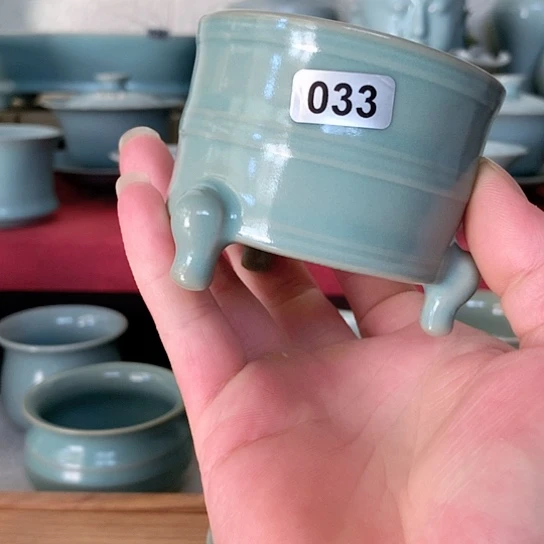 汝官窑釉色，玄纹杯，