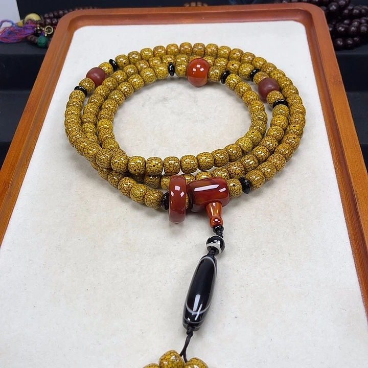 L***C文玩核桃吊坠星月