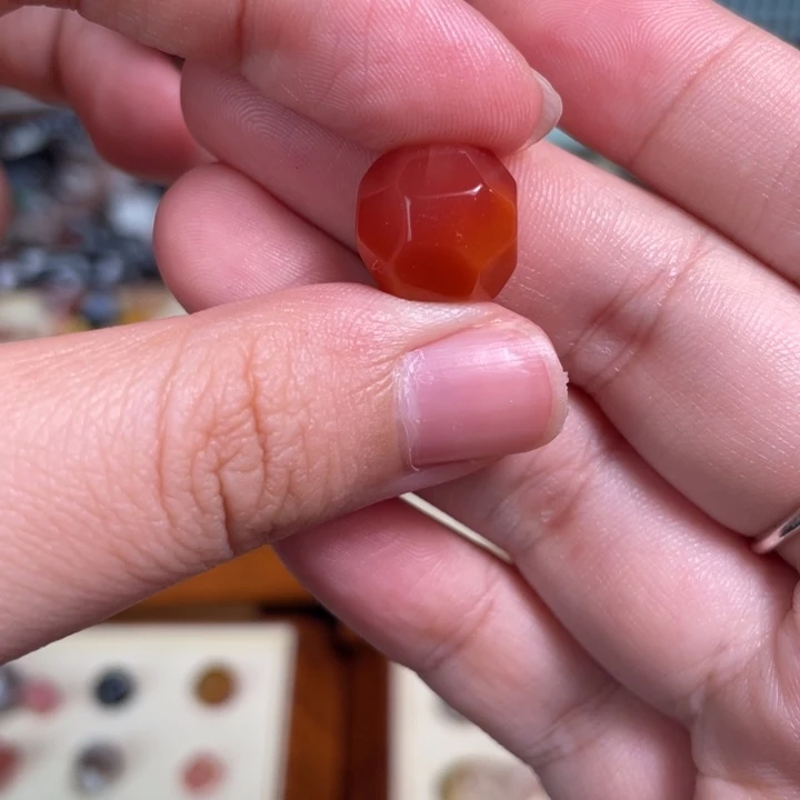 南红玛瑙未镶嵌颈饰54