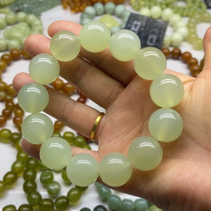 蛇纹石玉手串未镶嵌