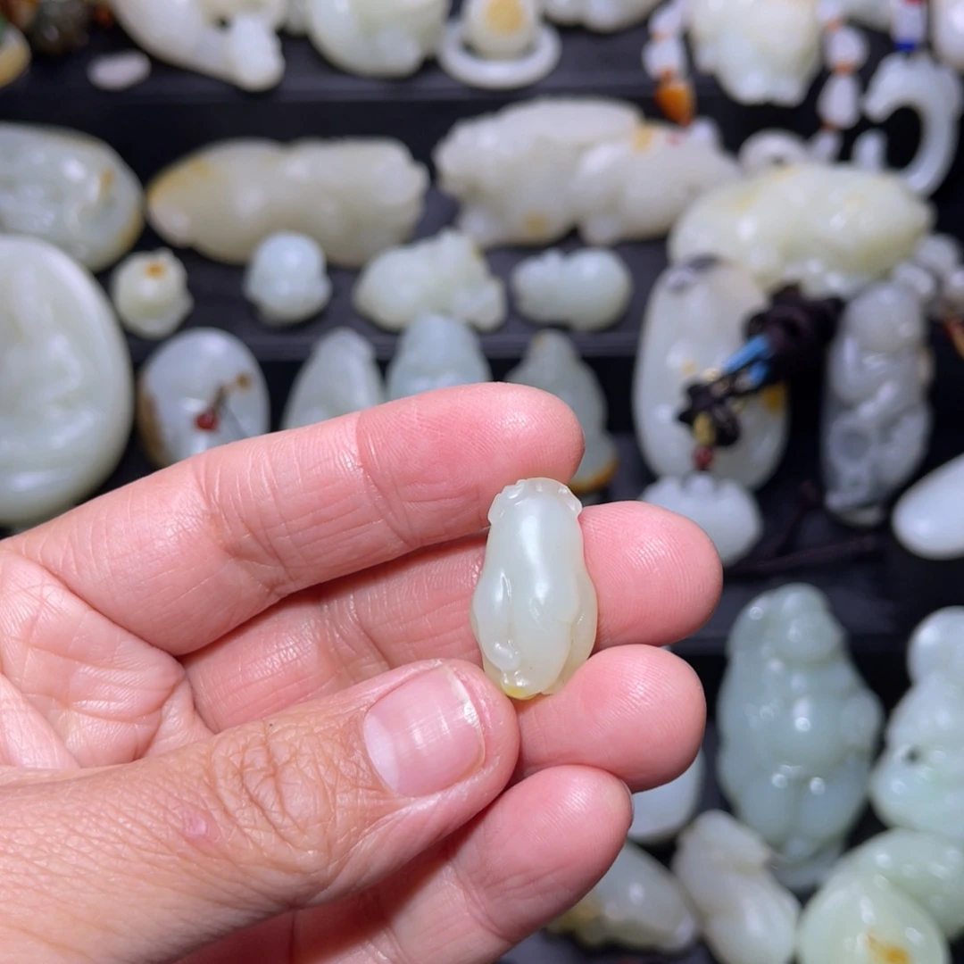 和田玉（糖玉）颈饰未镶嵌༺****༻