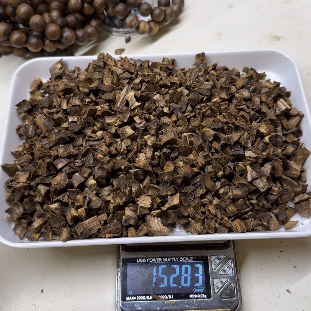 格****香料奇楠沉香蓝宝石碎料152克