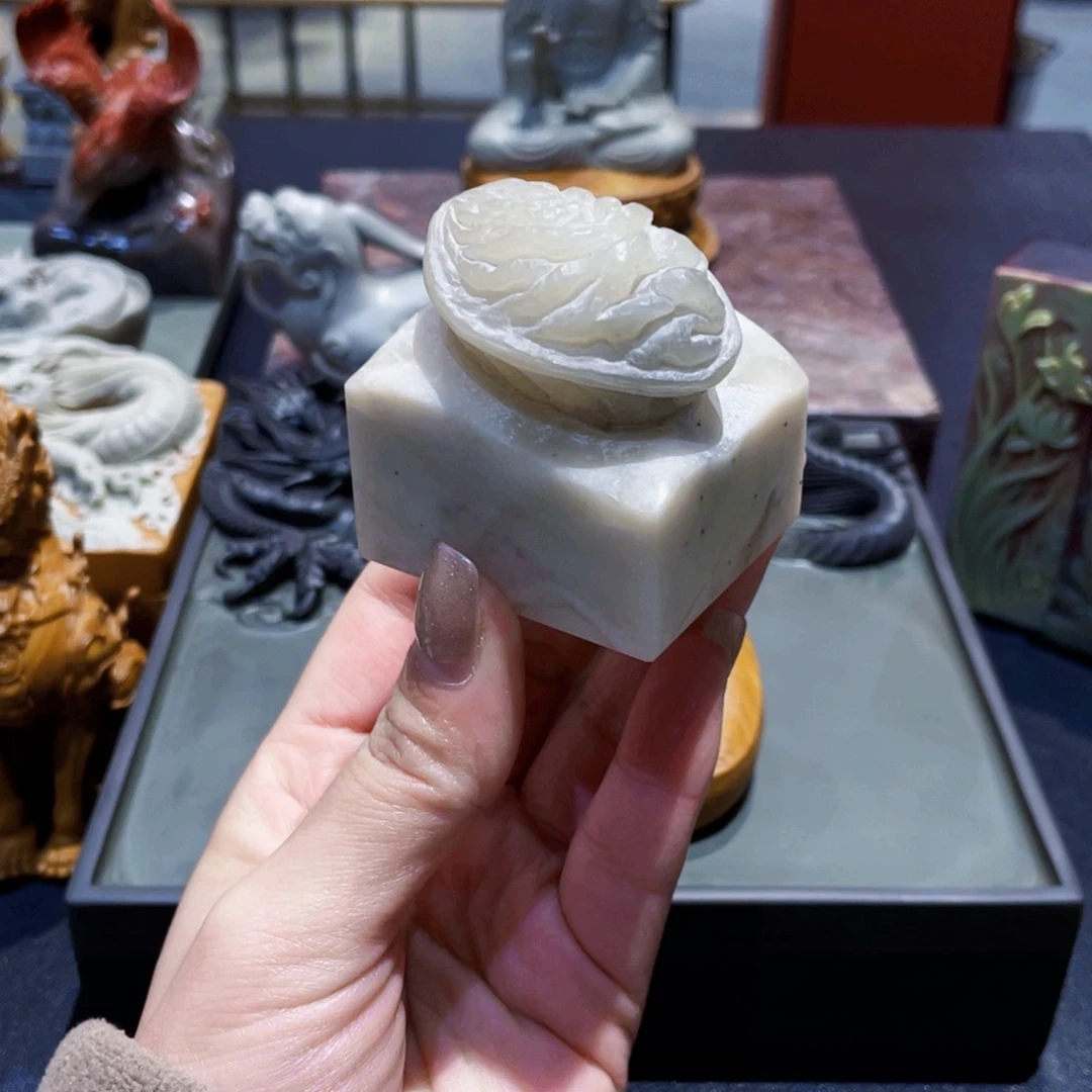 寿山石印章摆件桃核