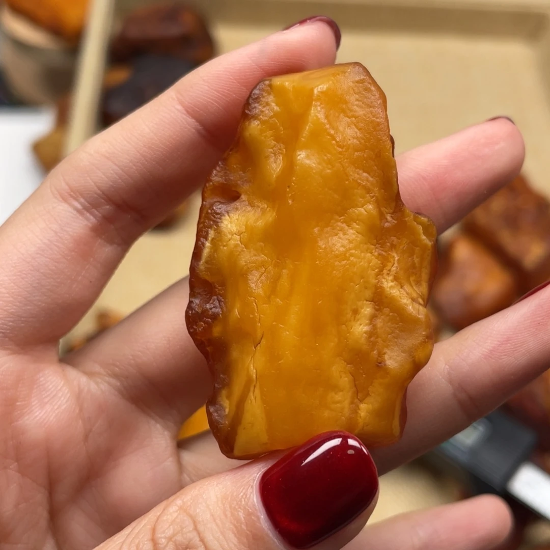 琥珀未镶嵌珠宝奇石