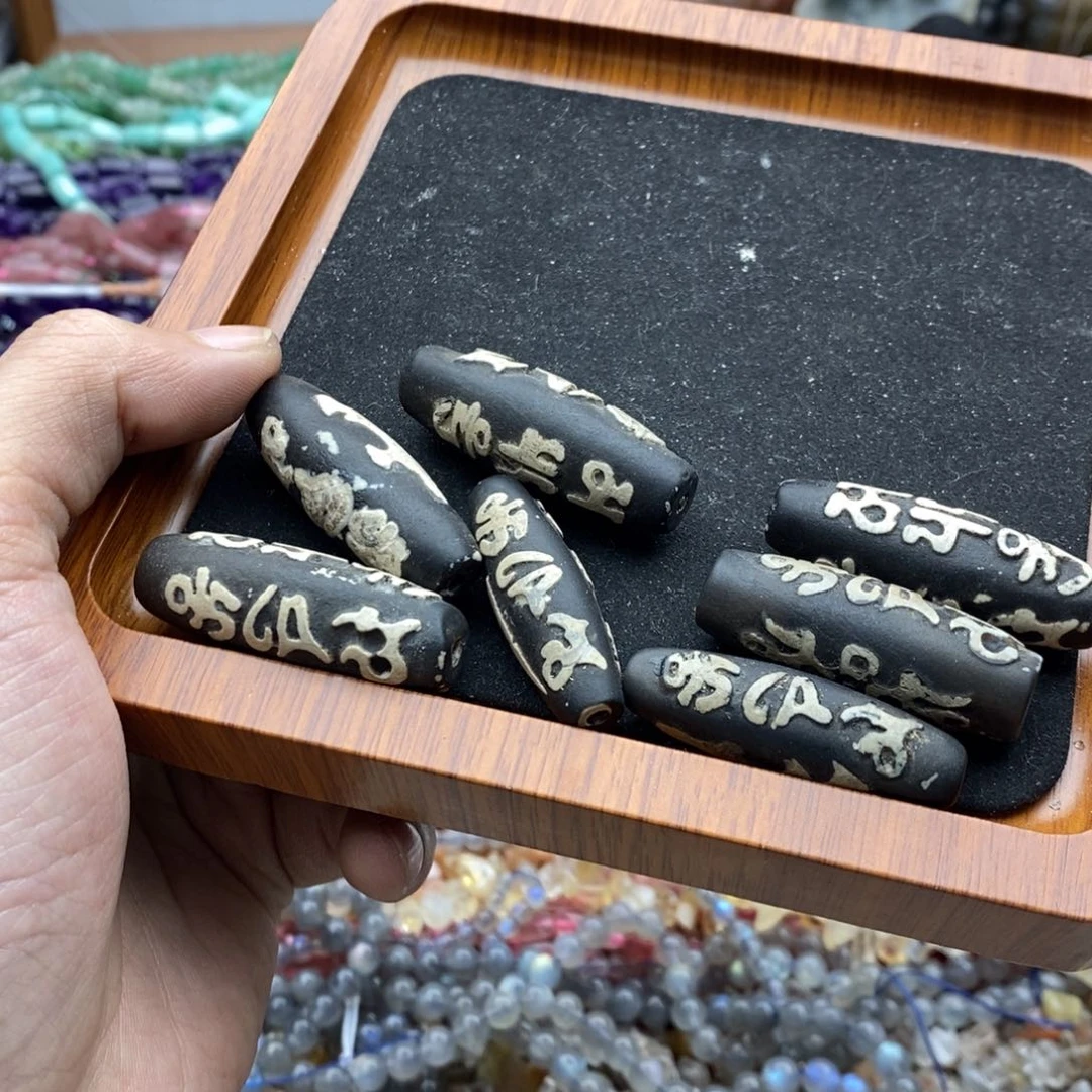 玛瑙/玉髓未镶嵌珠宝半成品随机三个黑天.珠