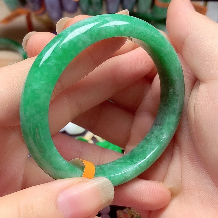 翡翠未镶嵌手镯翡翠手镯
