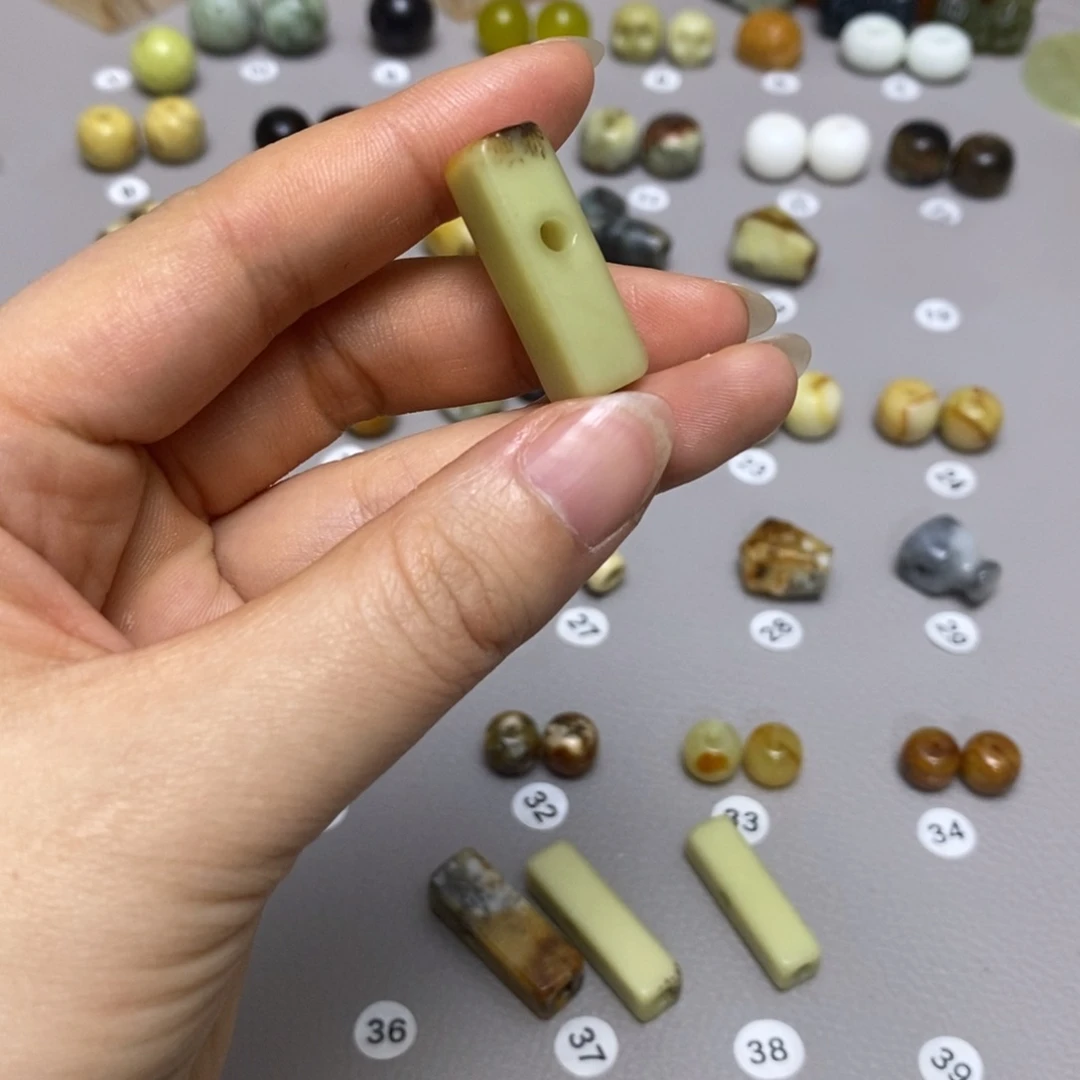 蛇纹石玉配饰合金晨**微