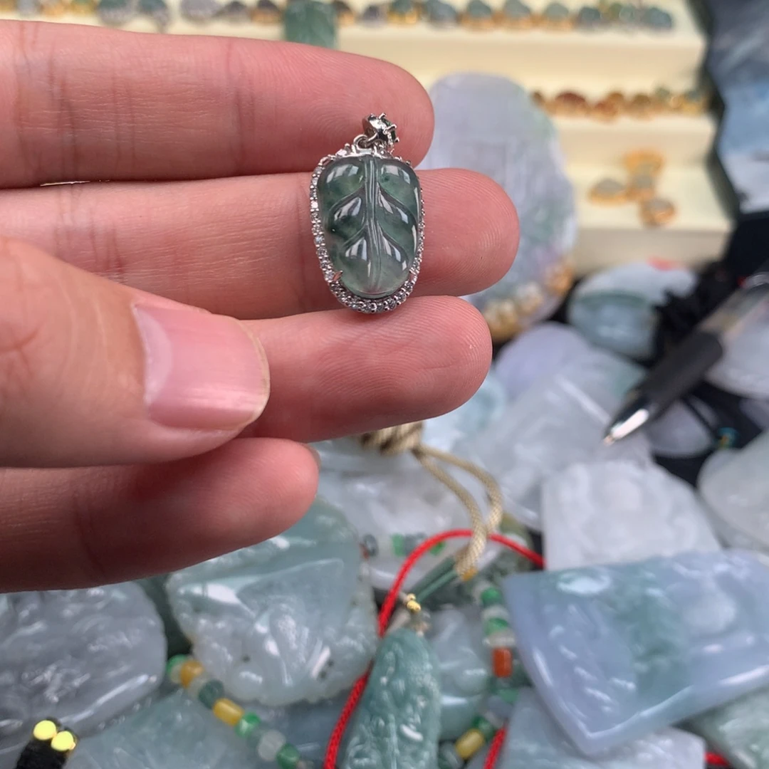 翡翠未镶嵌颈饰福利