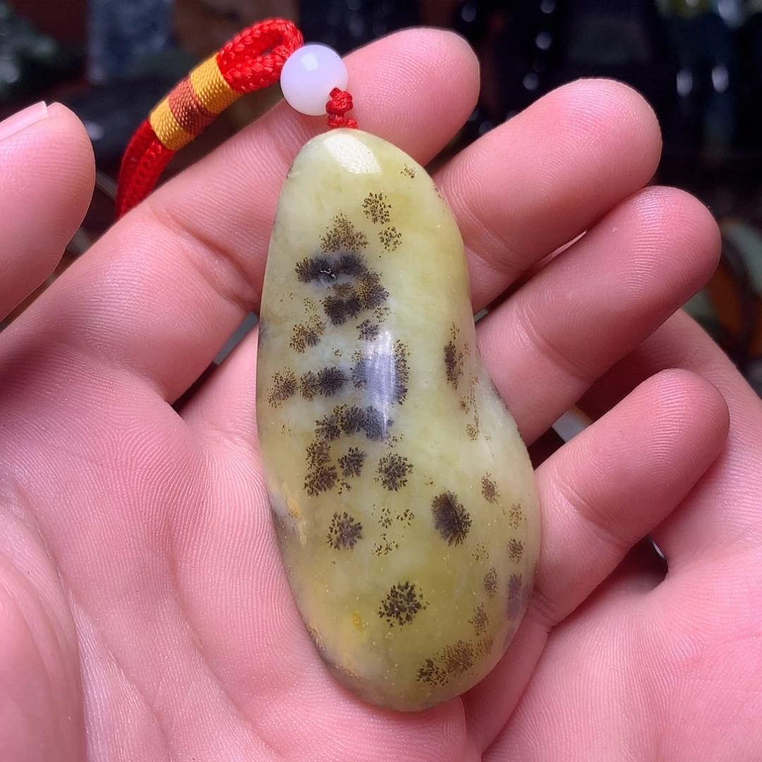 未镶嵌蛇纹石玉颈饰