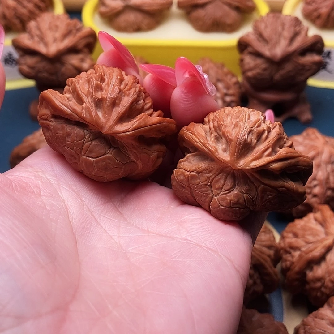 文玩核桃把件宫灯蛇头 40