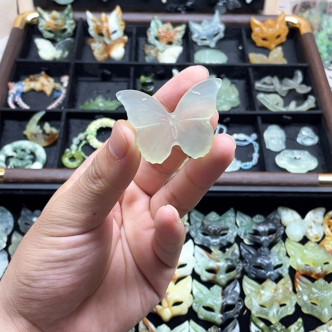 壐***蛇纹石玉未镶嵌颈饰