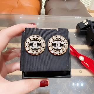 未使用 Chanel/香奈儿 金色满钻双C镂空圆形耳钉22zk 090