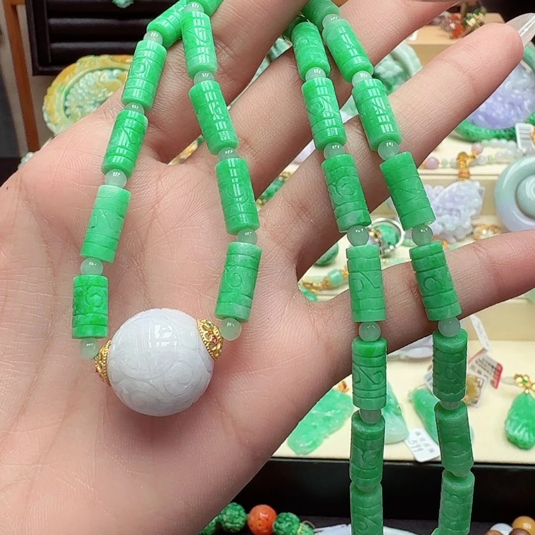 一***苗颈饰未镶嵌翡翠翡翠吊坠