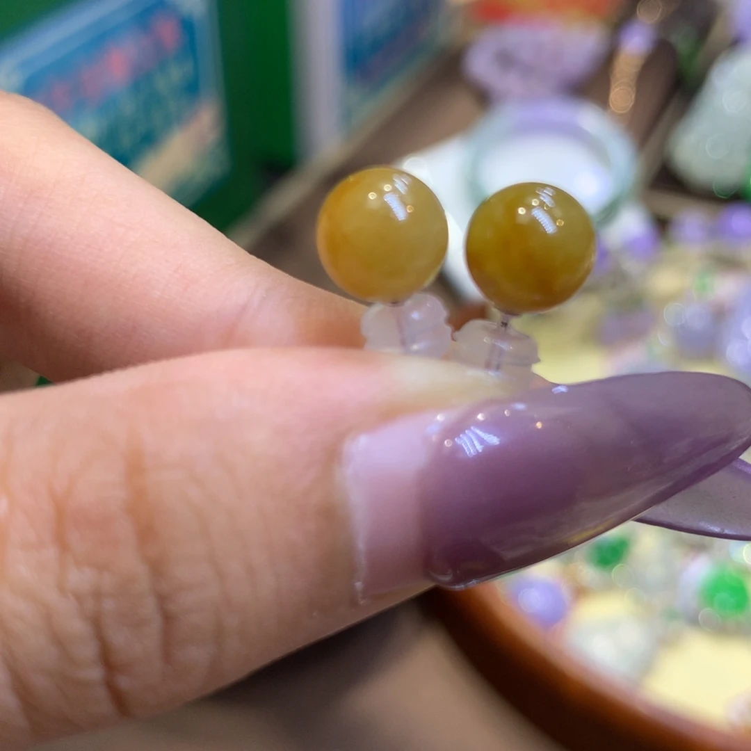 颈饰18K金镶嵌翡翠