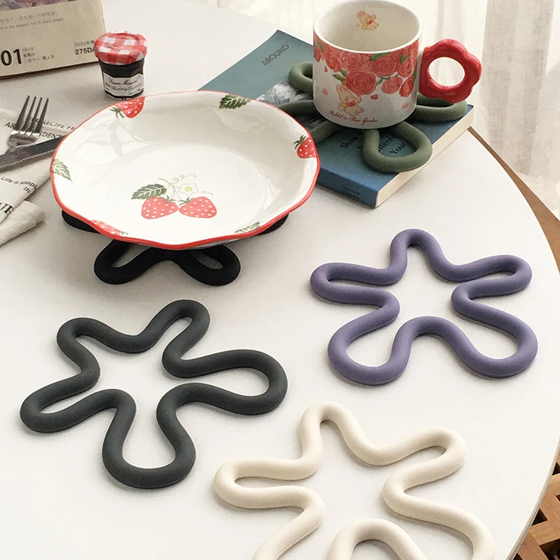 家用碗垫创意不规则花朵硅胶隔热ins风耐高温餐垫复古