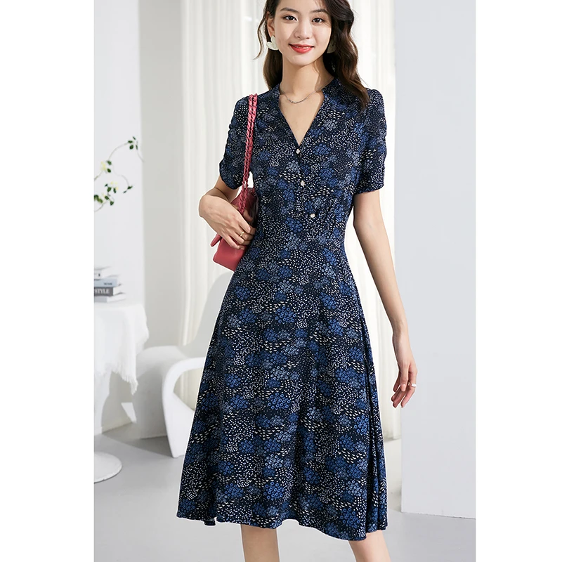 晚白新款冰丝V领碎花温柔裙子收腰气质通勤短袖连衣裙24051448