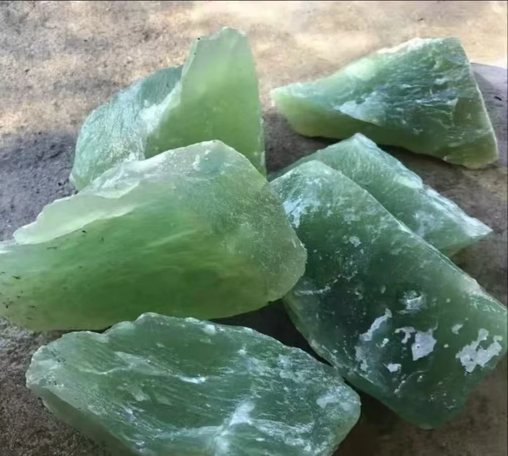 天然原矿玉石一块