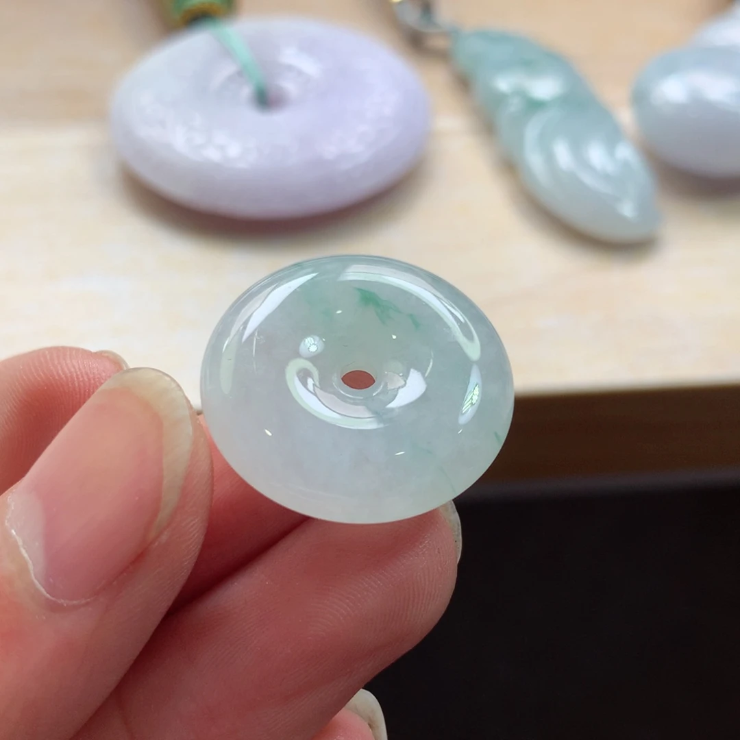 翡翠未镶嵌颈饰吊坠