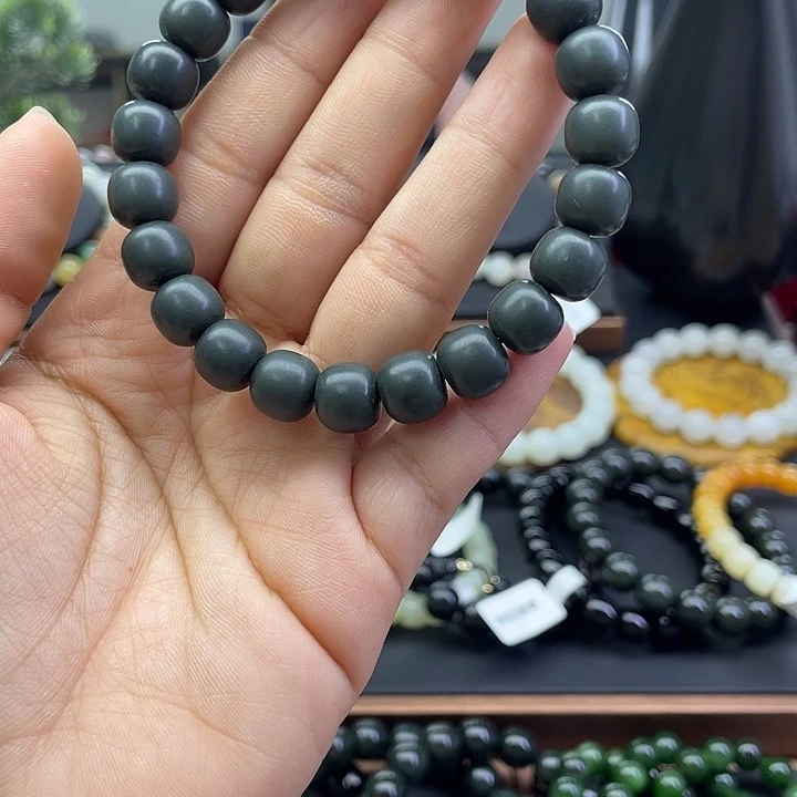 和田玉未镶嵌手串