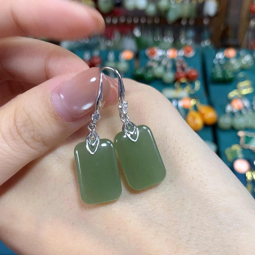 和田玉银S925镶嵌耳饰卡18左右