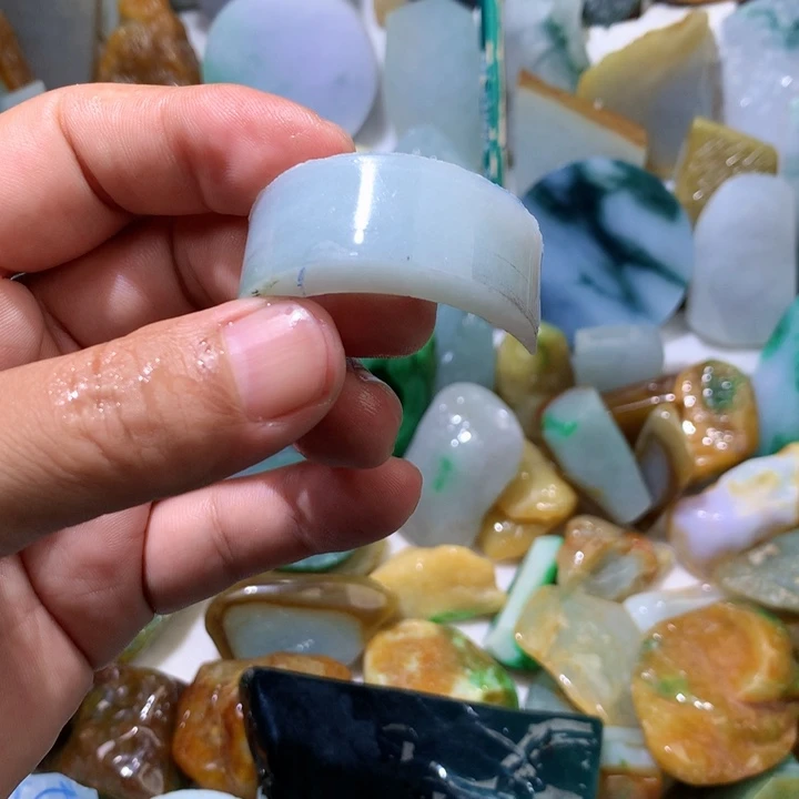 翡翠未镶嵌颈饰缅甸天然翡翠片料牌子珠子平安扣