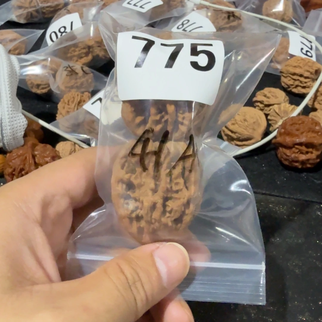 用***7吊坠文玩核桃麦虎