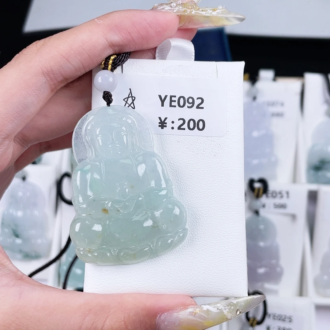 翡翠未镶嵌颈饰YE092
